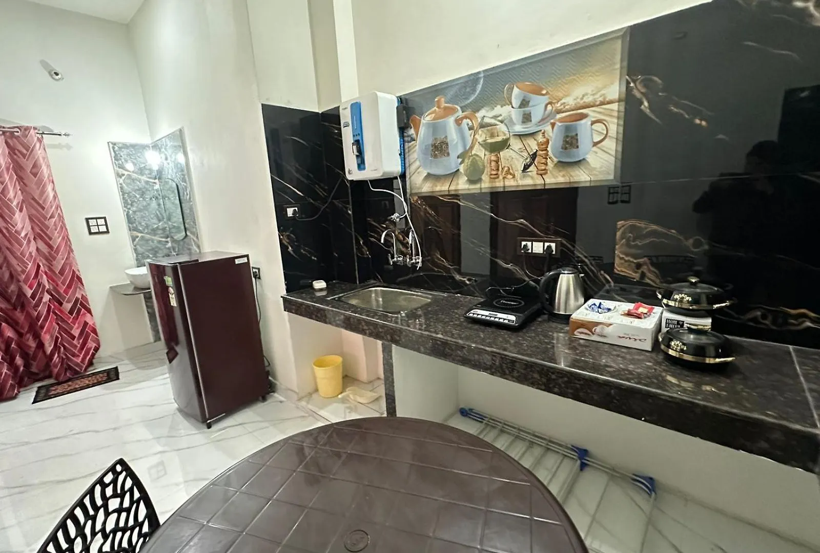 Simple Blissful - 2 Bedrooms Independent House Varanasi Apartment